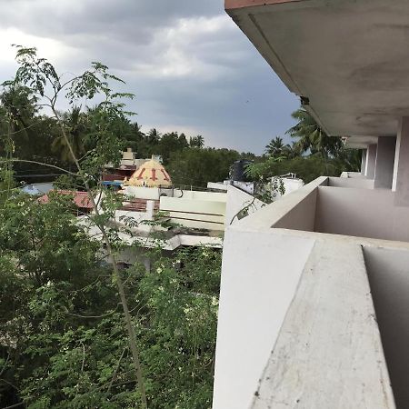 كومباكونام Sr Mahal & Lodge المظهر الخارجي الصورة