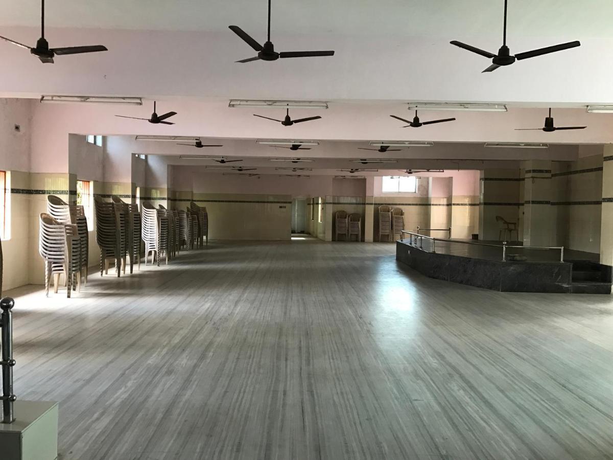 كومباكونام Sr Mahal & Lodge المظهر الخارجي الصورة